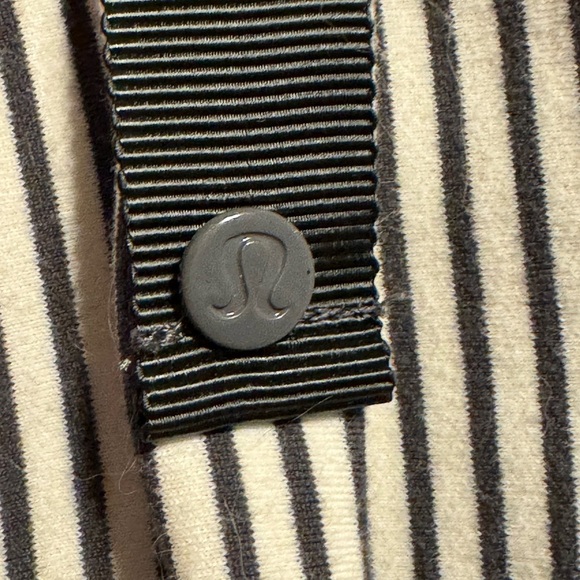 Lululemon Vinyasa Snap Infinity Scarf - Picture 6 of 8